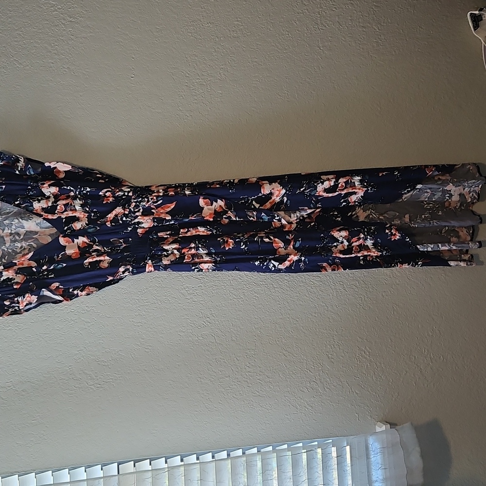 Splendid Maxi Dress – Navy Floral – Size Medium